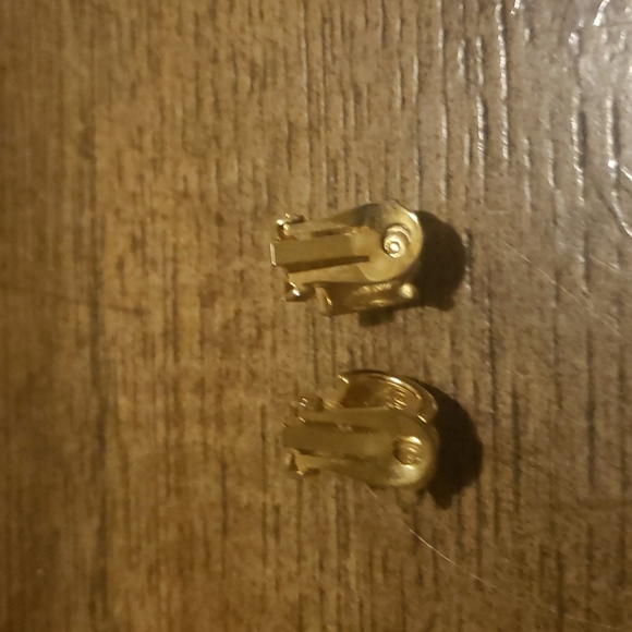 Elegant Christian Dior Half-Hoop Clip Earrings - Picture 4 of 5